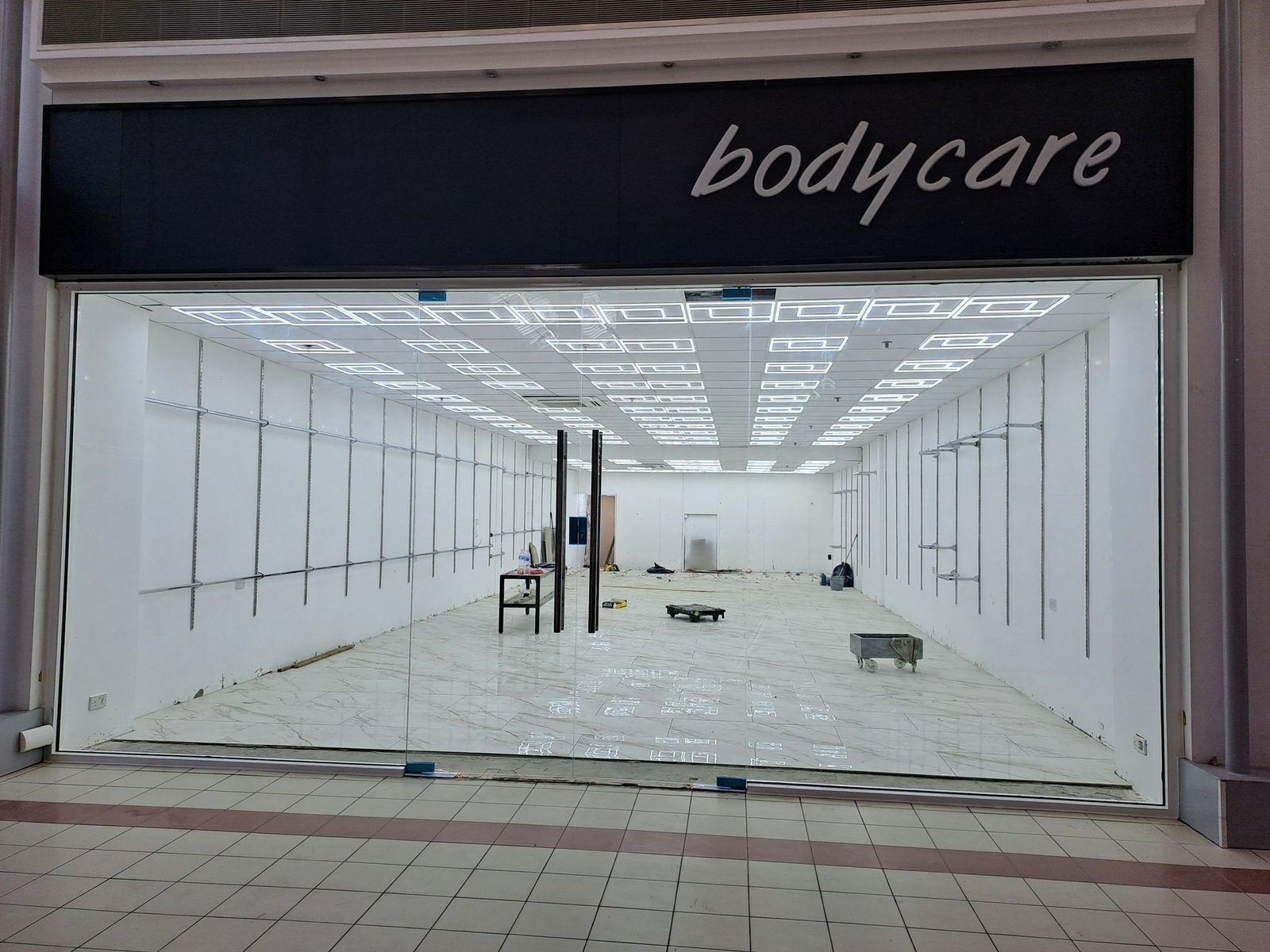 Frameless toughened glass shopfront